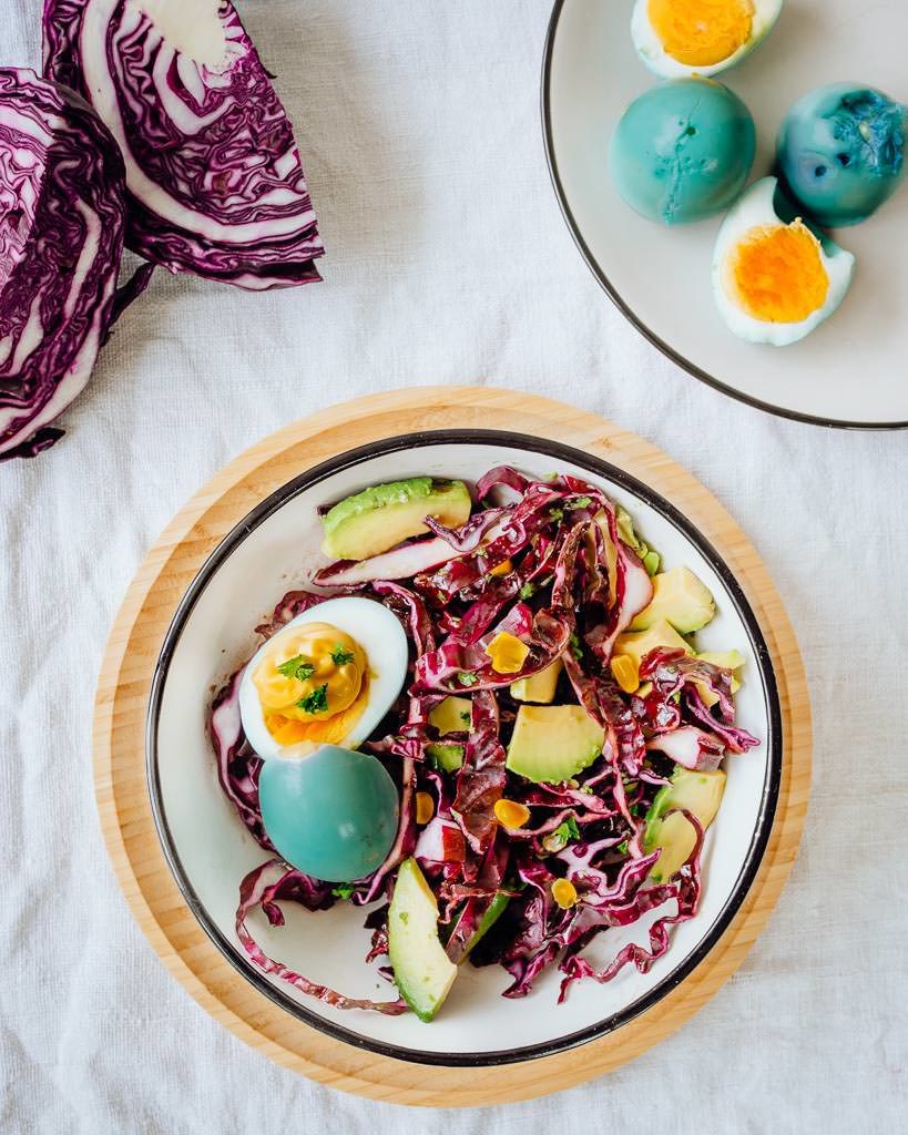 Salade de chou rouge et œuf bleu - Charlie Cocotte - Photographe culinaire