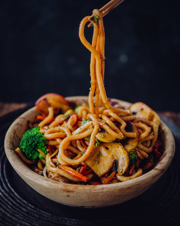 Yakiudon aux légumes (udon saisi à la baguette) - Charlie Cocotte - Photographe culinaire