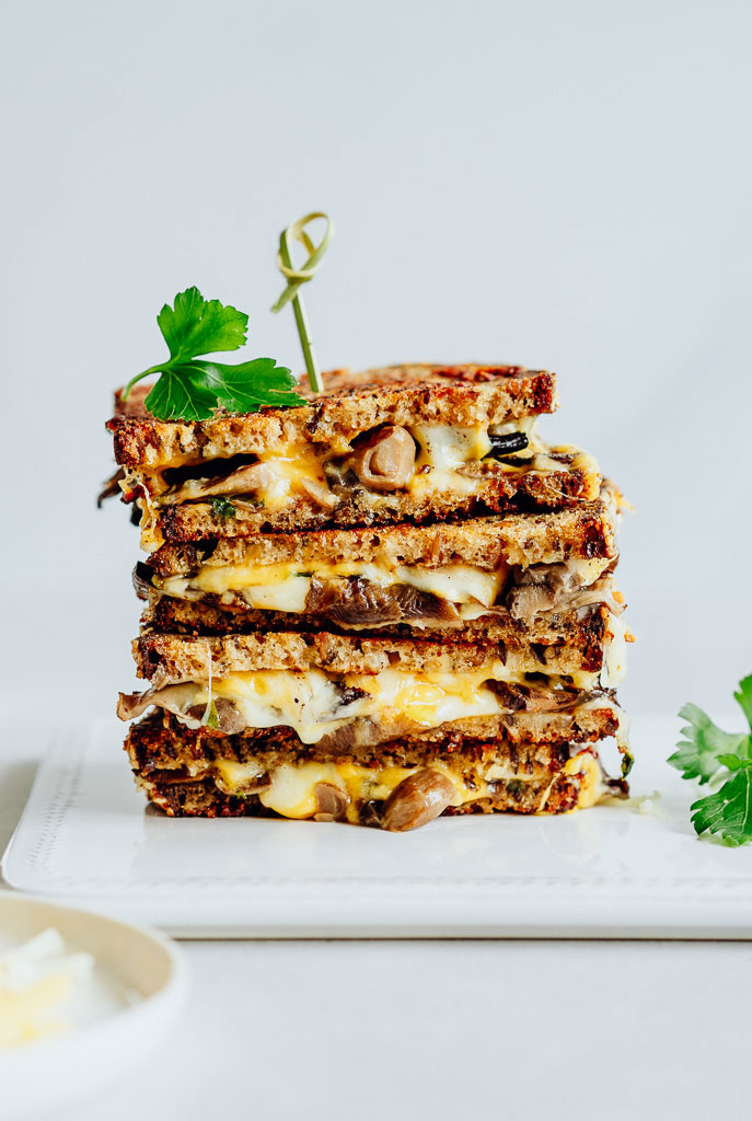 Recette de grilled cheese aux champignons en conserve