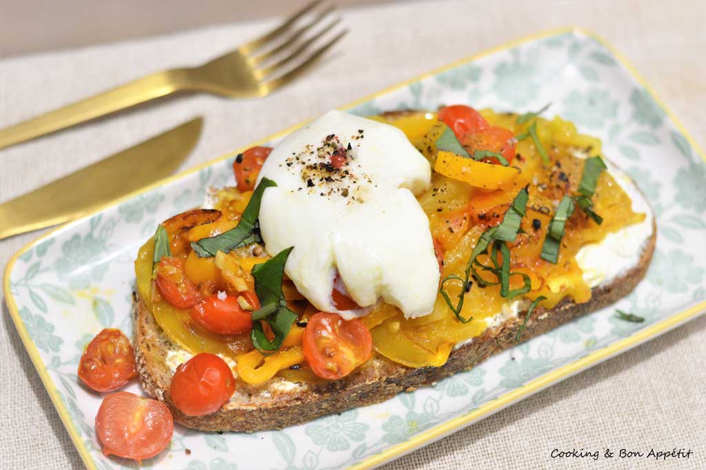 Bruschetta tomates oeuf poché par Cooking and Bon Appetit