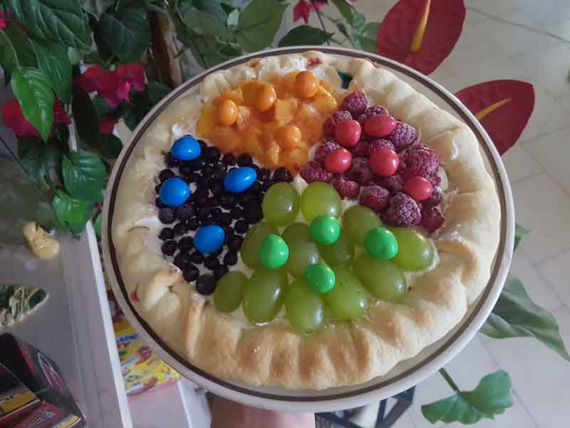 Tarte sablée croquante multicolore aux fruits & M&M's, par Aussi délicieux qu'un gâteau